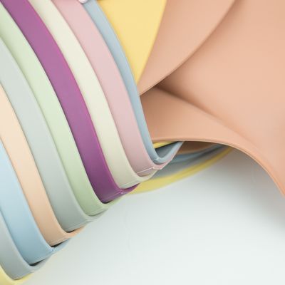 Bib силикона BPA свободный мягкий персонализированный, водоустойчивые Bibs уловителя еды силикона