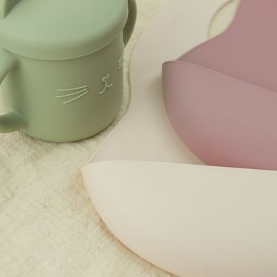 Bib BPA младенца силикона малыша питаясь свободная нежность с уловителем еды