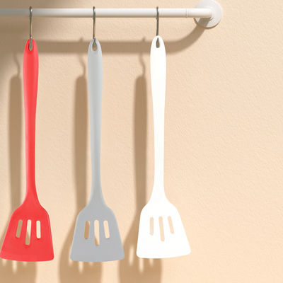 Красный серый белый Kitchenware силикона цветов установил доказательство шпателя горячее с цветом Panton