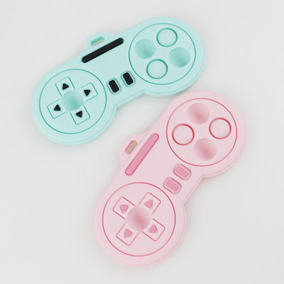 Продукты прорезывания зубов младенца - игрушки teethers силикона формы регулятора игрока мультфильма Washable различных цветов изготовленные на заказ милые
